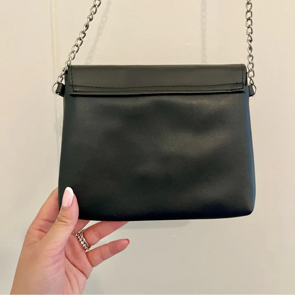 Capelli of New York - Stylish Black Chain Shoulder Bag - Picture 6 of 10